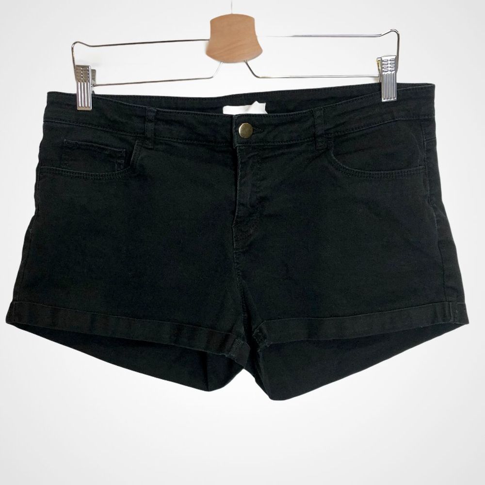 H&M Mid Rise Cuff Hem Shorts Size 12